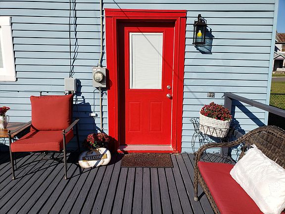 5th image of 824 Kercher St