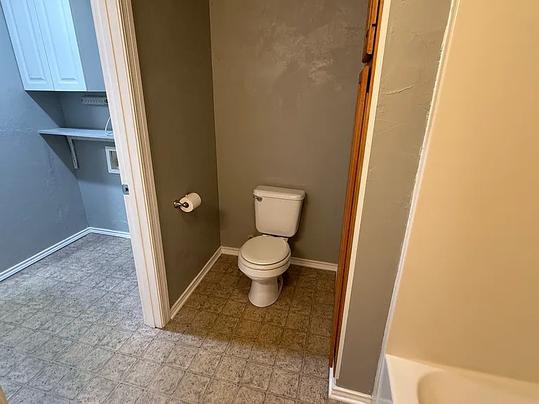 1008 S Lowry St — Photo 15