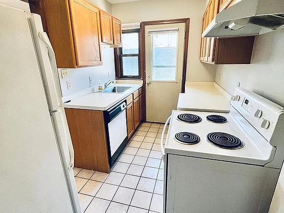 4th image of 1273 Brexton Pl