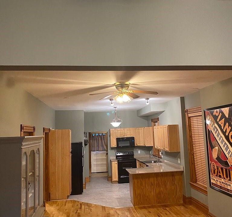 1st image of 4453 Pershing Ave #1