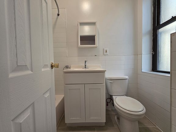 5th image of 75 Fort Washington Ave APT A