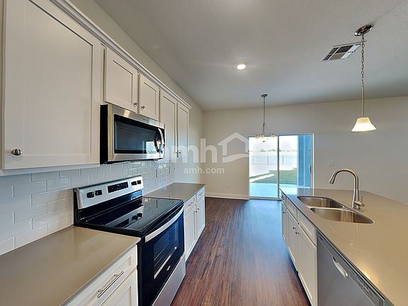 4th image of 1348 Sky Lakes Dr