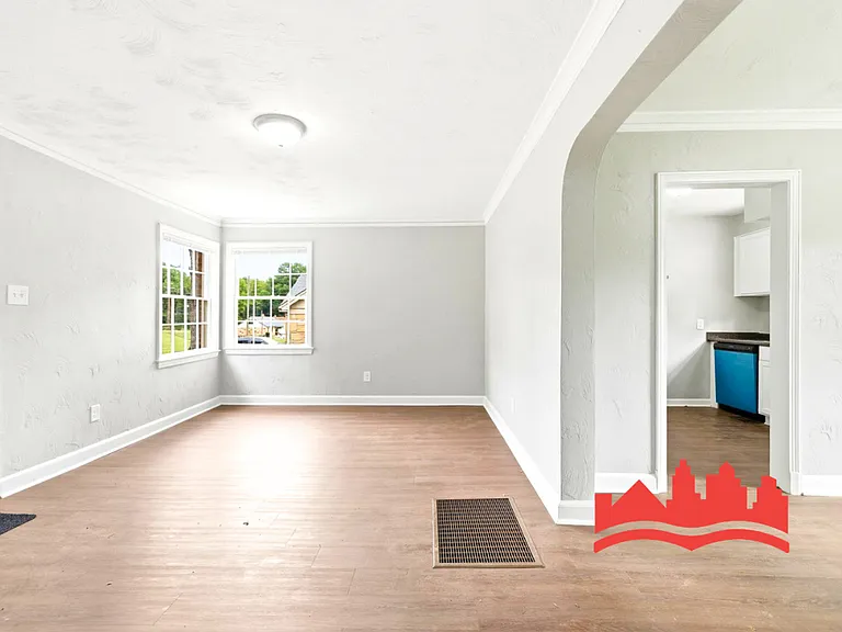 755 E McKellar Ave — Photo 9