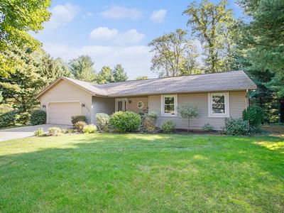 1570 Merry Brook St, Kalamazoo, MI, 49048