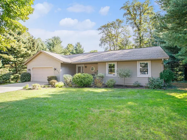 1570 Merry Brook St, Kalamazoo, MI 49048