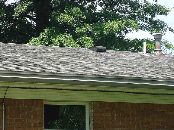 4th image of 801 Fairlawn Ct