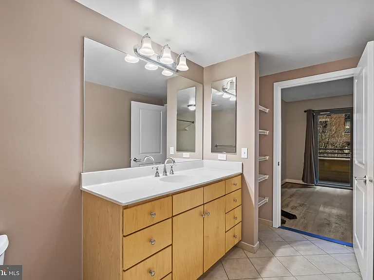 1117 10th St NW #202 — Photo 15