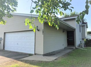 121 Appleblossom Ln W, Shakopee, MN 55379