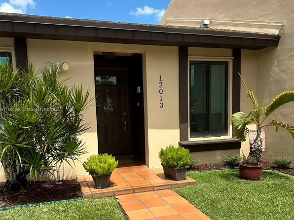 12013 SW 110th Street Cir E, Miami, FL 33186