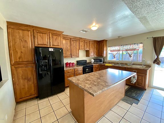 3rd image of 530 N 69th Dr