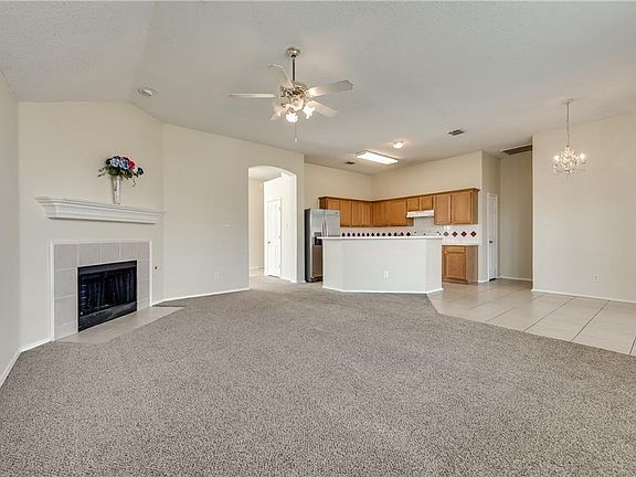 4th image of 208 Trailwood Dr