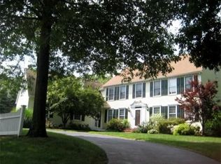 11 Hampton Ct, East Walpole, MA 02032