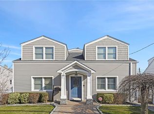 824 Mile Square Rd, Yonkers, NY 10704