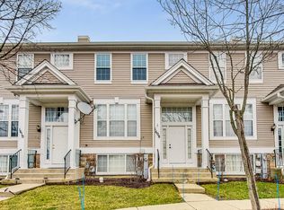 1608 Fox Run Dr, Arlington Heights, IL 60004