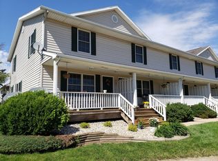 2000 Middletown Dr #1, Mahomet, IL 61853