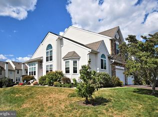 578 Harrington Ct, Harleysville, PA 19438