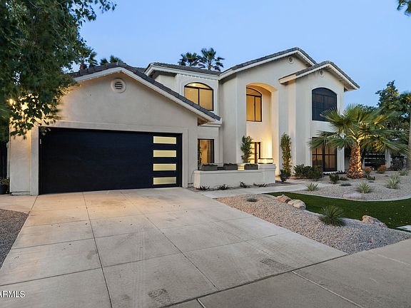 2nd image of 1726 E QUEEN PALM Drive