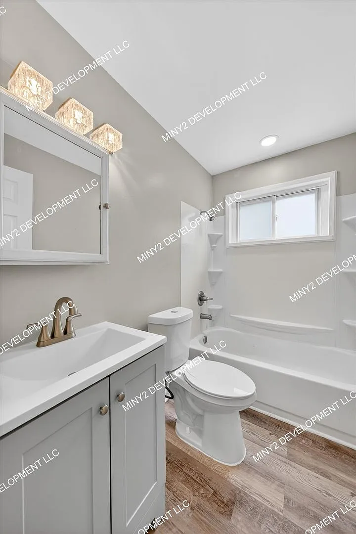 Fully Renovated 3-Bedroom Bungalow in Warren — Photo 3