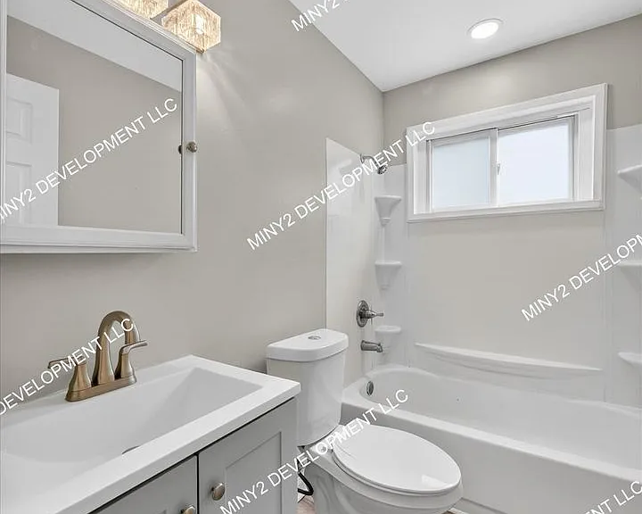 24273 Lauren Ave — Photo 3
