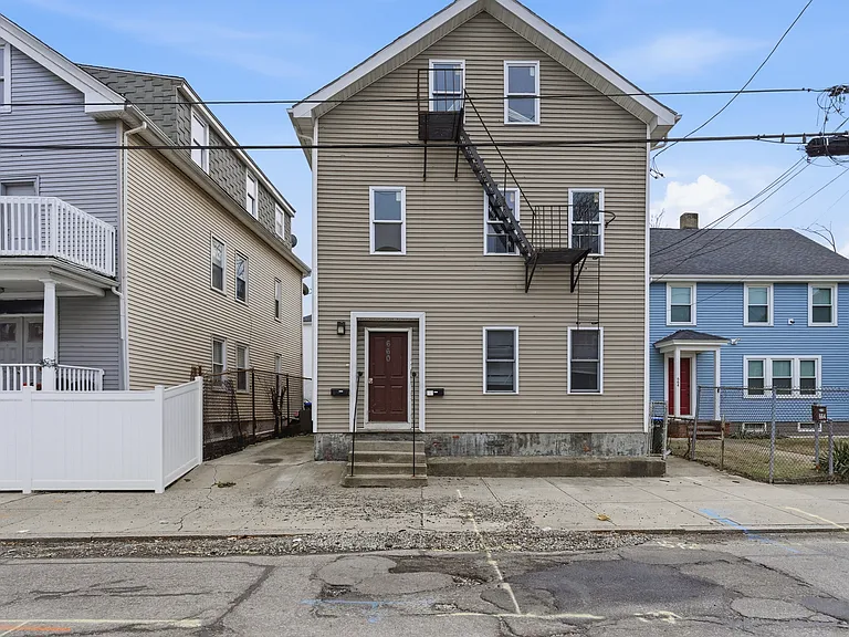 660 Public St #2 — Photo 3