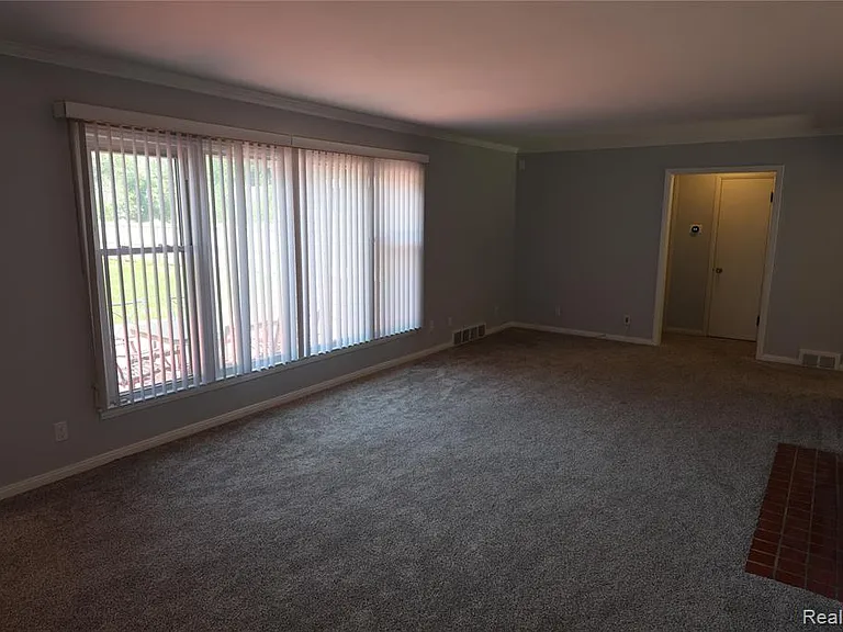 4121 Seminole Dr — Photo 22