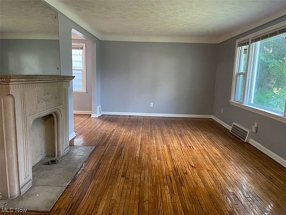 3rd image of 17120 Eldamere Ave