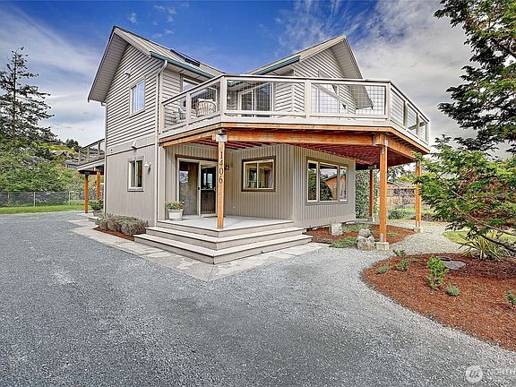 2nd image of 1406 Beach Drive