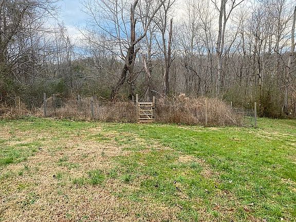 5th image of 686 Washburn Dr