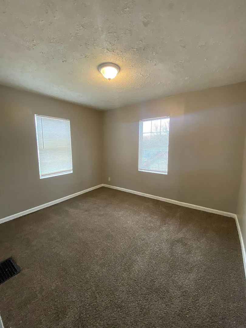 1301 N Olney St — Photo 4