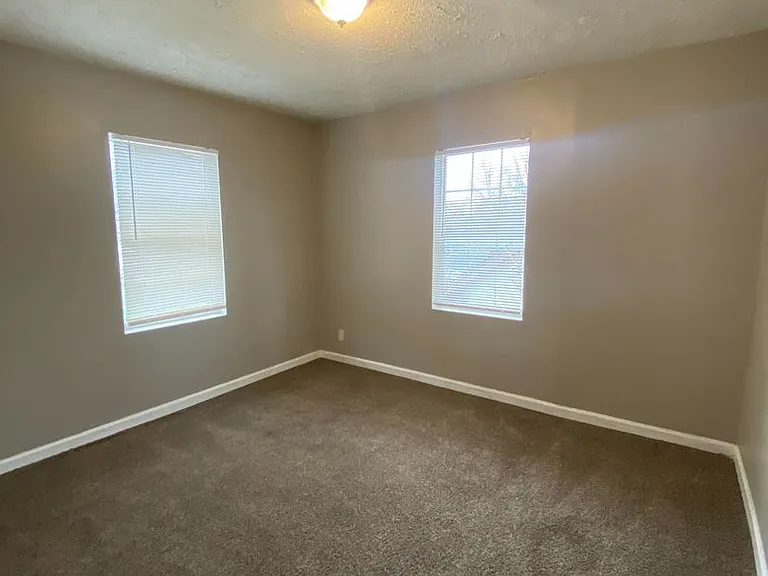 1301 N Olney St — Photo 4