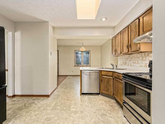 4th image of 2925 Buxton Ln