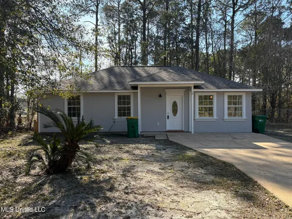705 Plum St, Ocean Springs, MS 39564