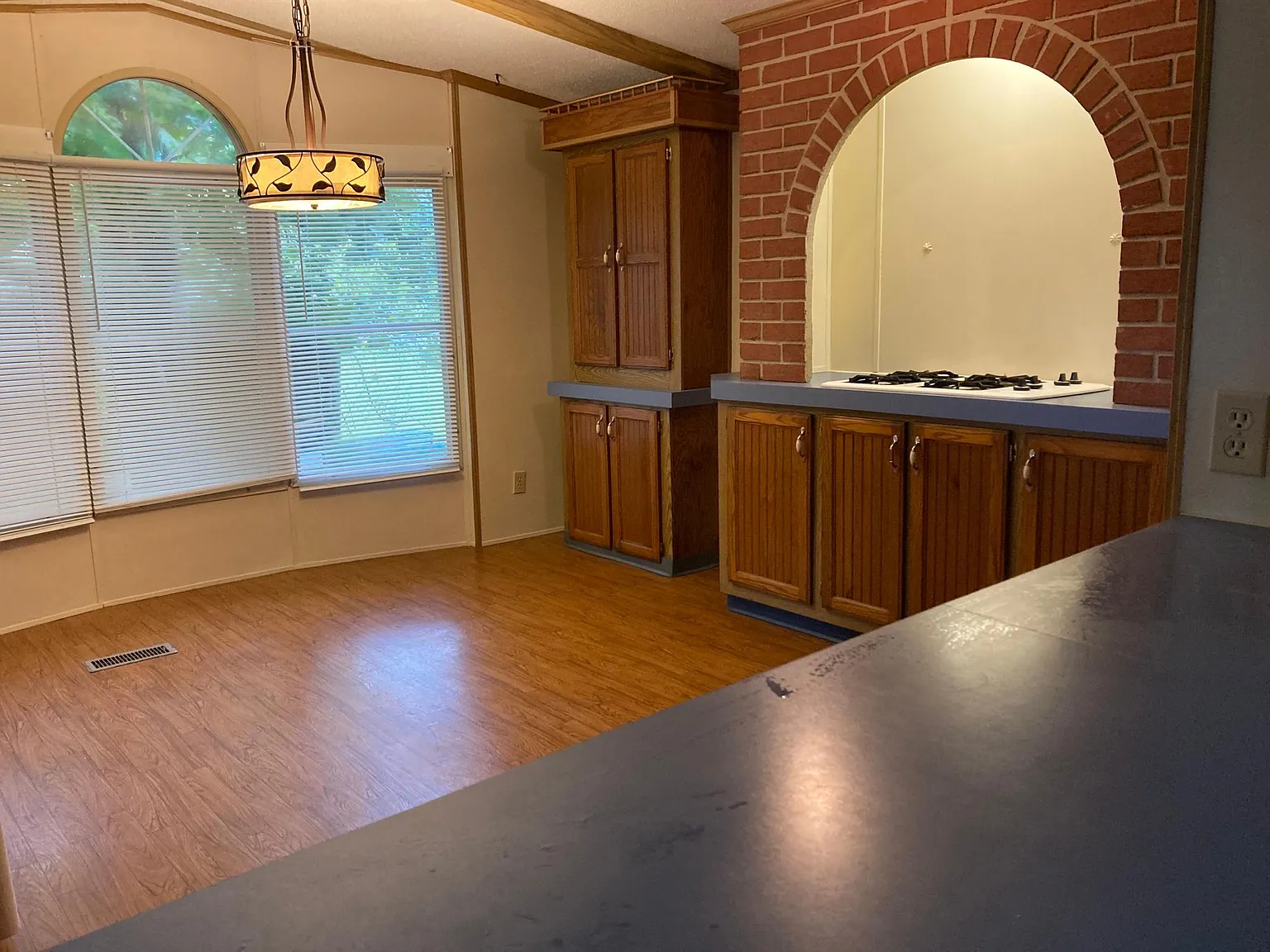 2 bed, 952 sqft, $850 — Photo 1