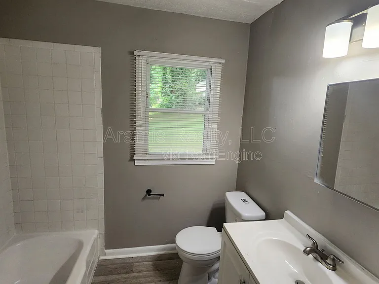 305 Banberry Dr SE — Photo 11