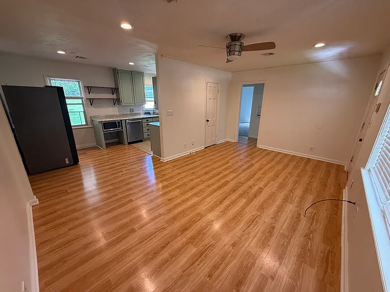 1335 S Pittsburg Ave — Photo 4