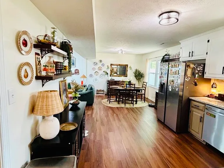 14305 Penrith Ln — Photo 2