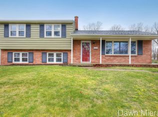 1537 Benjamin Ave NE, Grand Rapids, MI 49505
