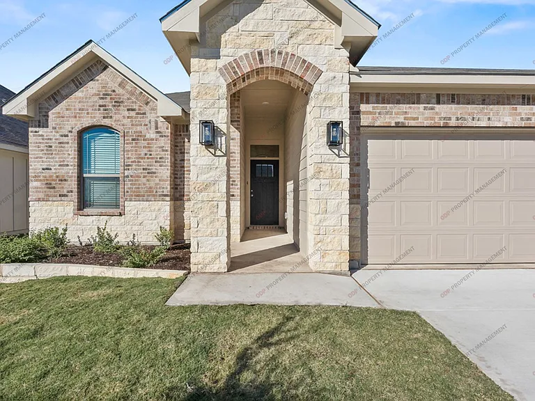 9512 Swenson Ln — Photo 3
