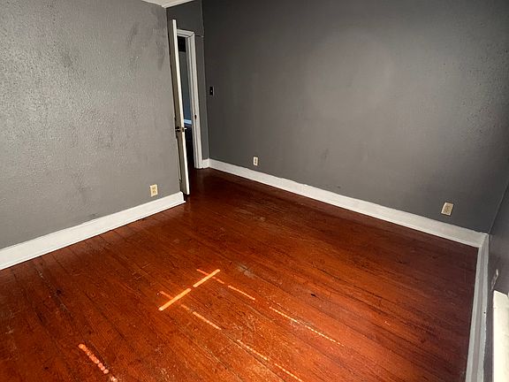 5th image of 428 W Lee Ave