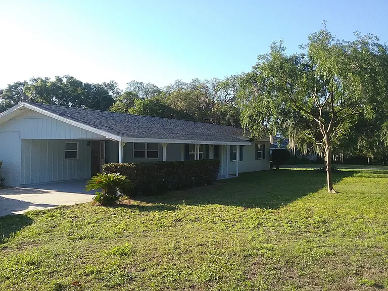 1401 E Crooked Lake Dr — Photo 2