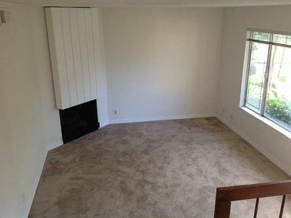 3rd image of 31 Saw Mill Ct