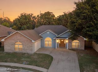 2124 Lindhridge Dr, Gulfport, MS 39507