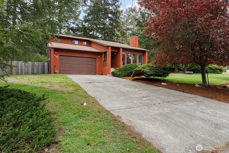 2nd image of 2190 Norcliffe Way