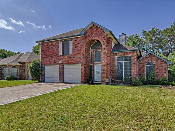 3rd image of 12500 Summer Hill Dr