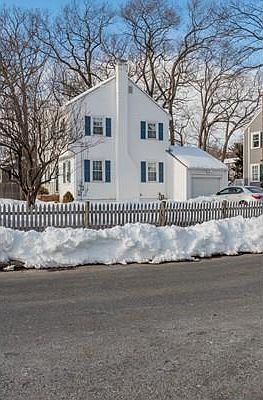 2nd image of 189 Franklin St
