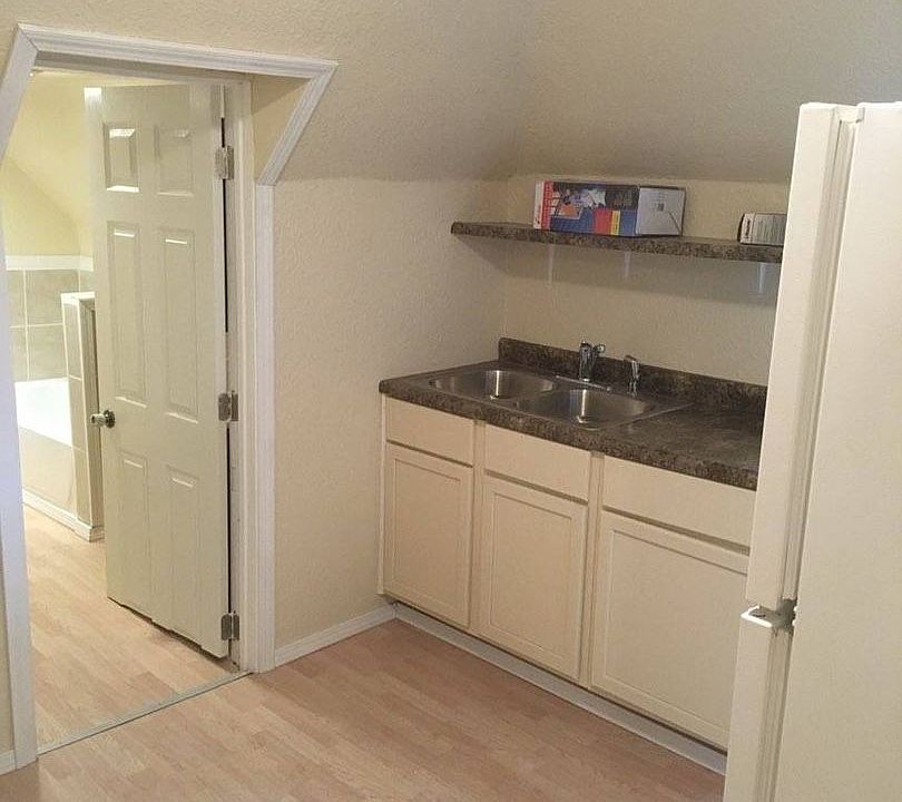 1st image of 1207 N Market St APT A