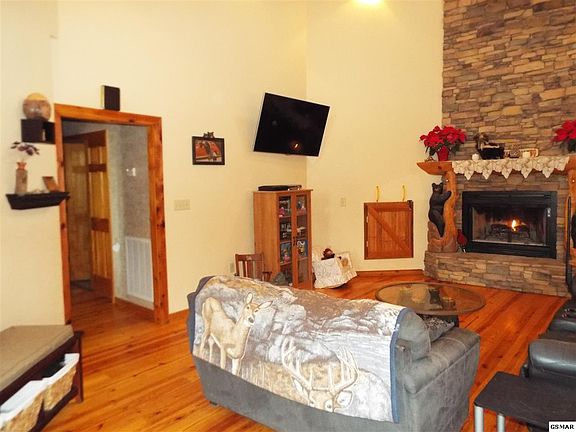 3rd image of 2869 Luther Catlett Cir