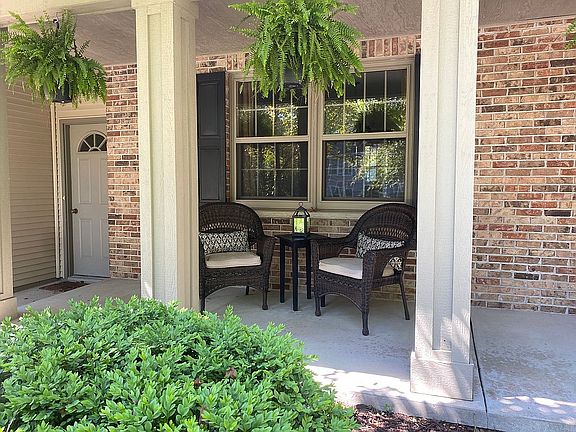 3rd image of 2451 Shadowview Cir