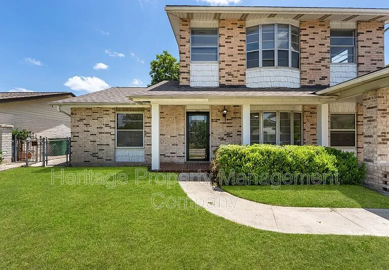 3614 Versailles Dr — Photo 3
