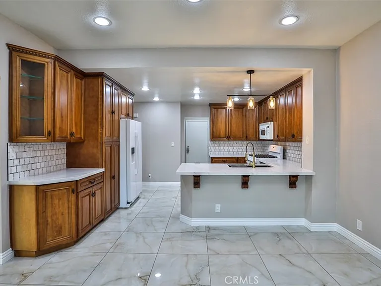 176 Calle Renata — Photo 33